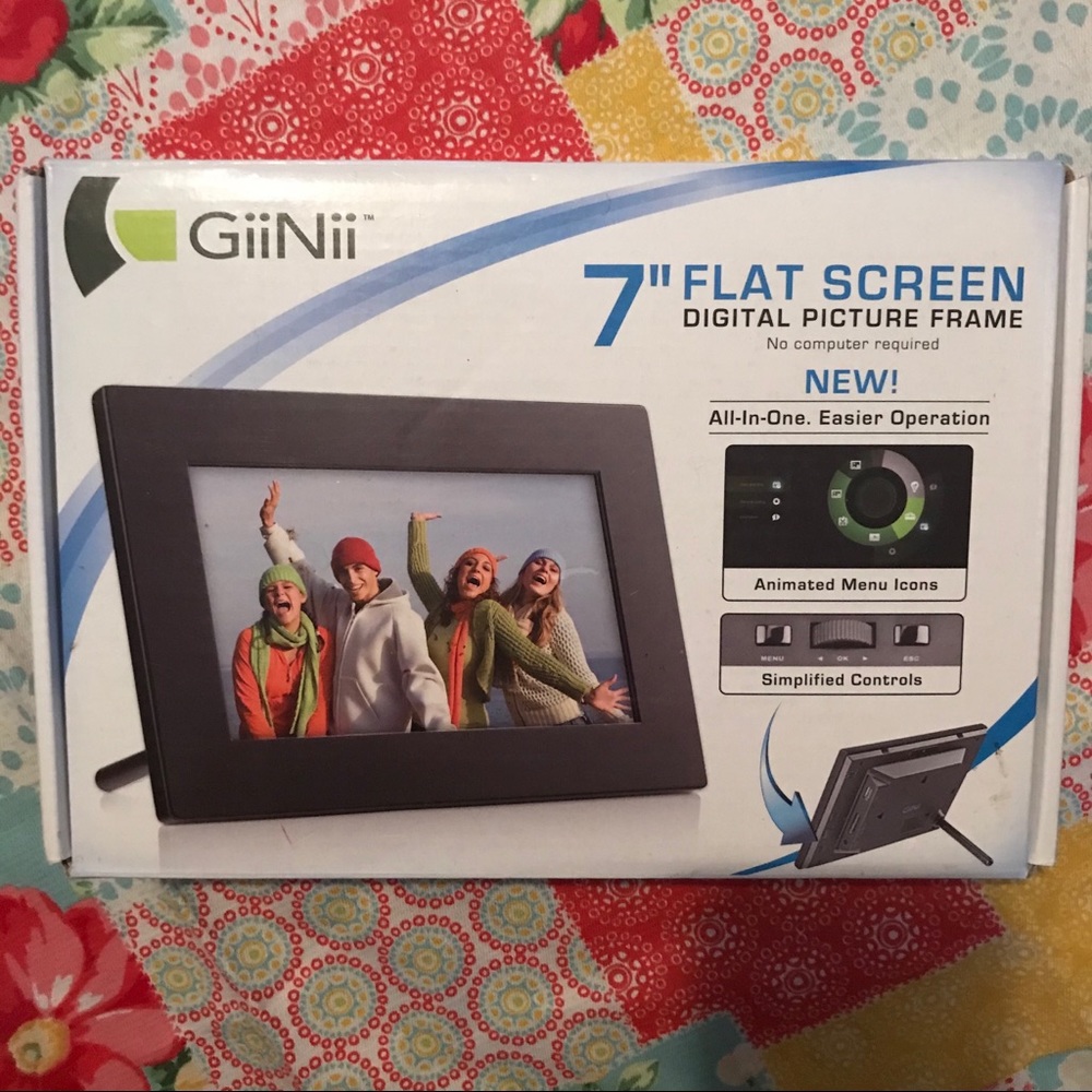 NWB GiiNii Digital Picture Frame